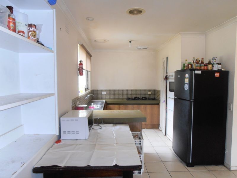 16 Jarvis Crescent, Dandenong North VIC 3175