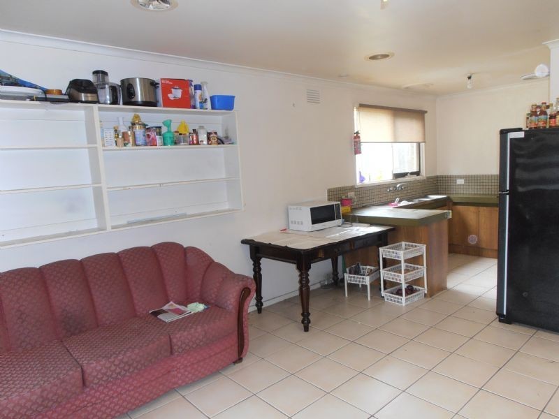 16 Jarvis Crescent, Dandenong North VIC 3175