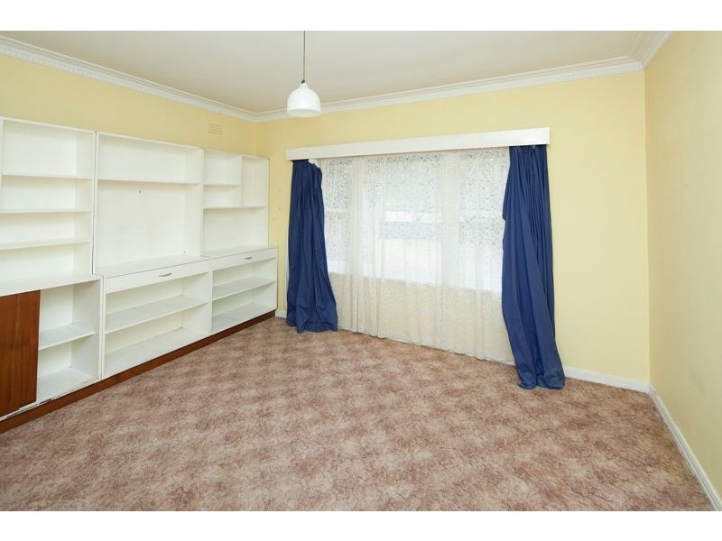 6 Nicole Avenue, Dandenong North VIC 3175