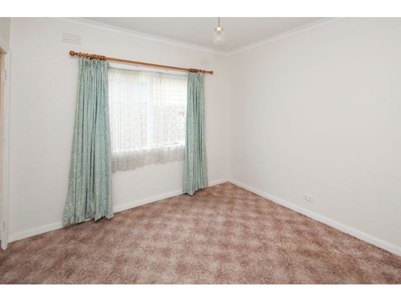 6 Nicole Avenue, Dandenong North VIC 3175