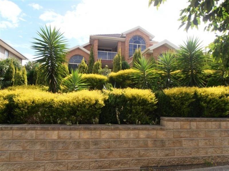 18  Highvale Close, Berwick VIC 3806