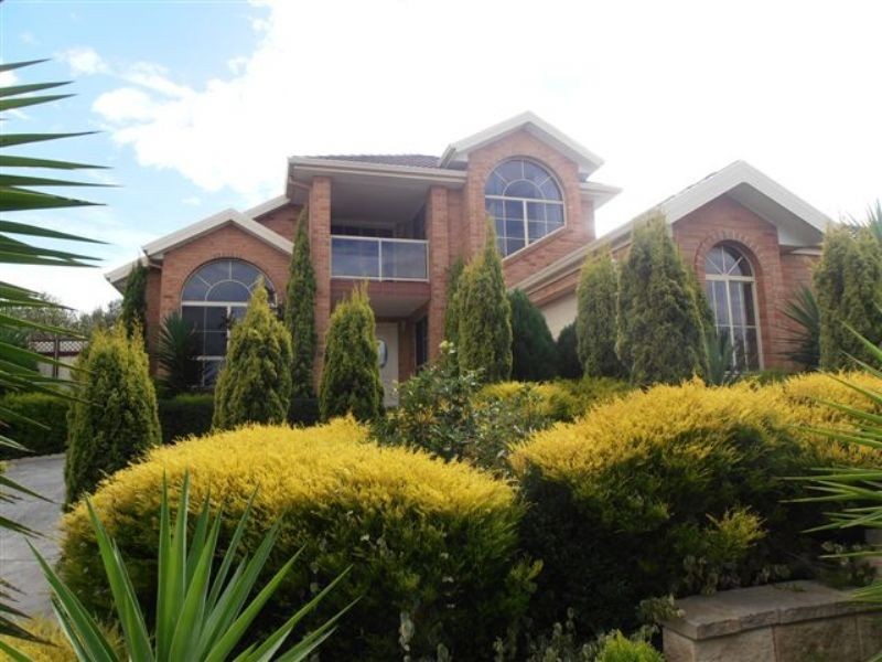 18  Highvale Close, Berwick VIC 3806