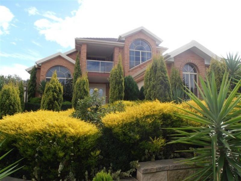 18  Highvale Close, Berwick VIC 3806