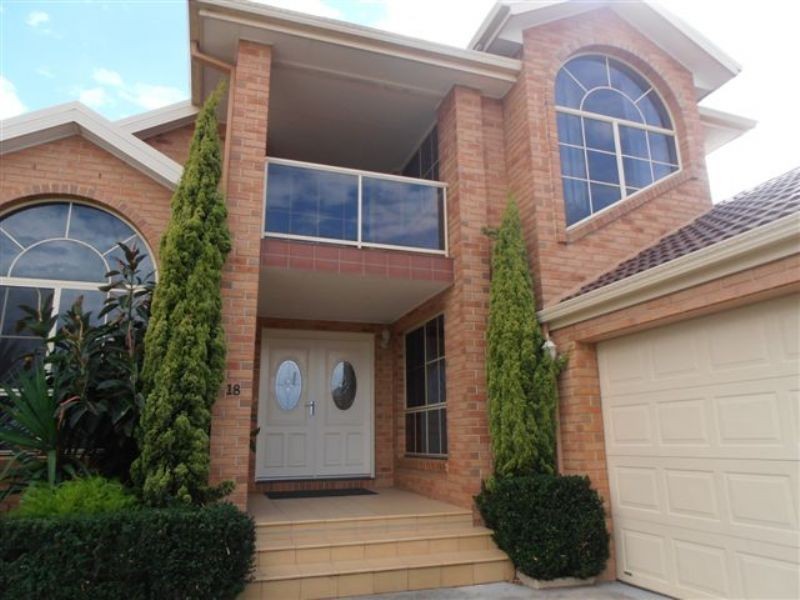 18  Highvale Close, Berwick VIC 3806