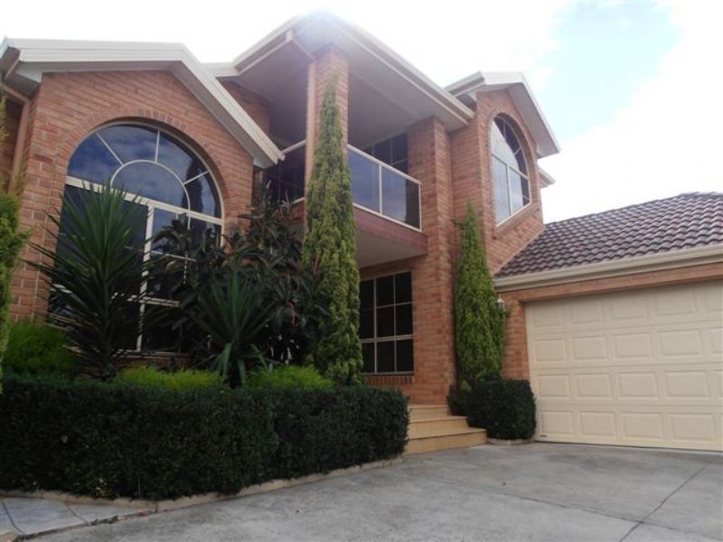 18  Highvale Close, Berwick VIC 3806