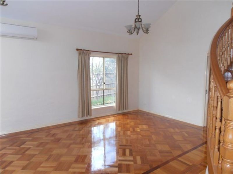 18  Highvale Close, Berwick VIC 3806