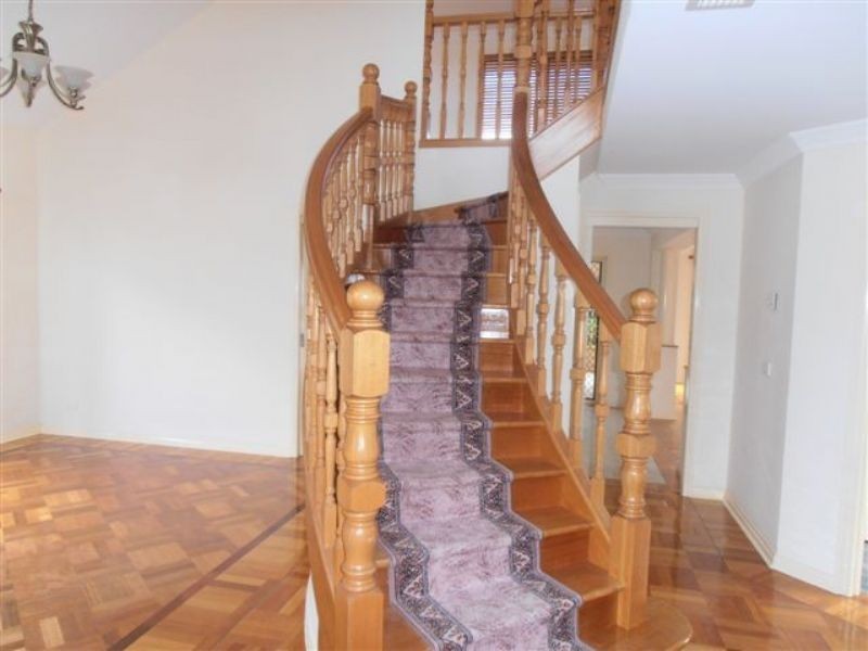 18  Highvale Close, Berwick VIC 3806