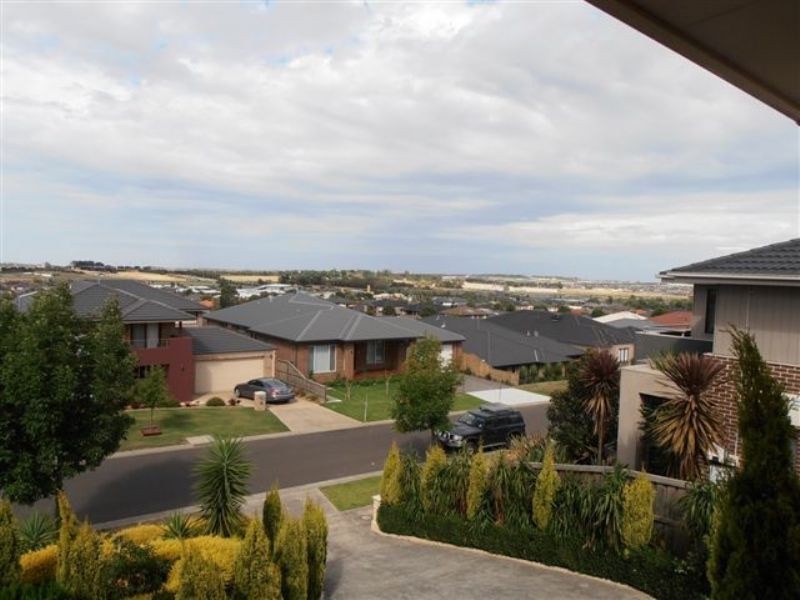 18  Highvale Close, Berwick VIC 3806