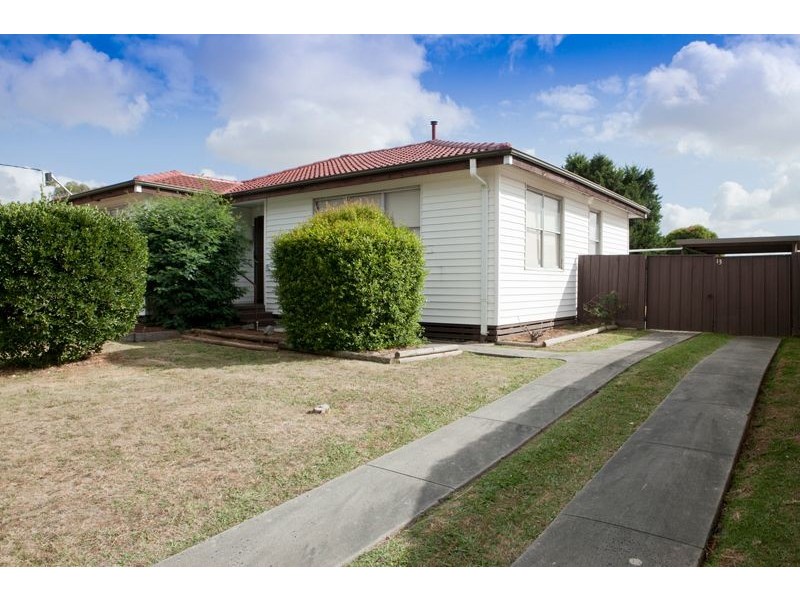 13 Scarlet Drive, Doveton VIC 3177