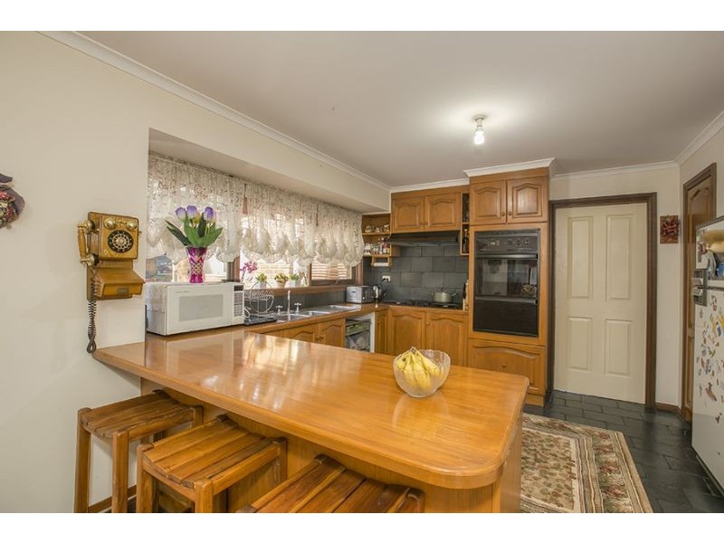 122 Lawless Drive, Cranbourne VIC 3977