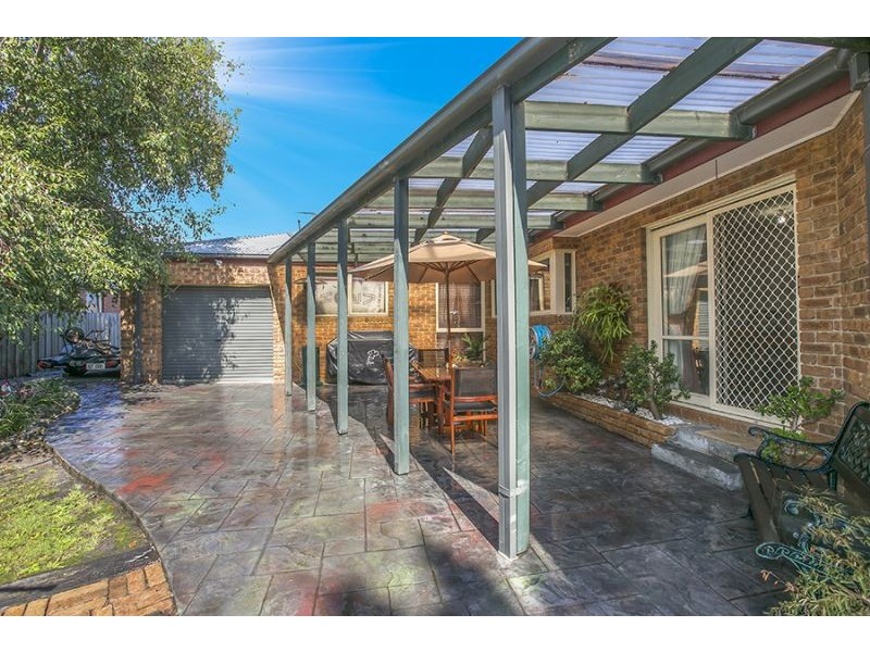122 Lawless Drive, Cranbourne VIC 3977
