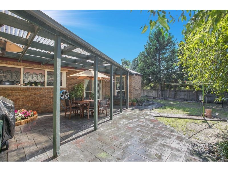 122 Lawless Drive, Cranbourne VIC 3977