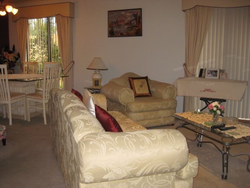 2/4 Johnston Avenue, Eumemmerring VIC 3177