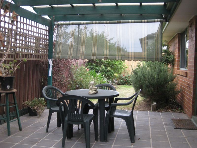 2/4 Johnston Avenue, Eumemmerring VIC 3177