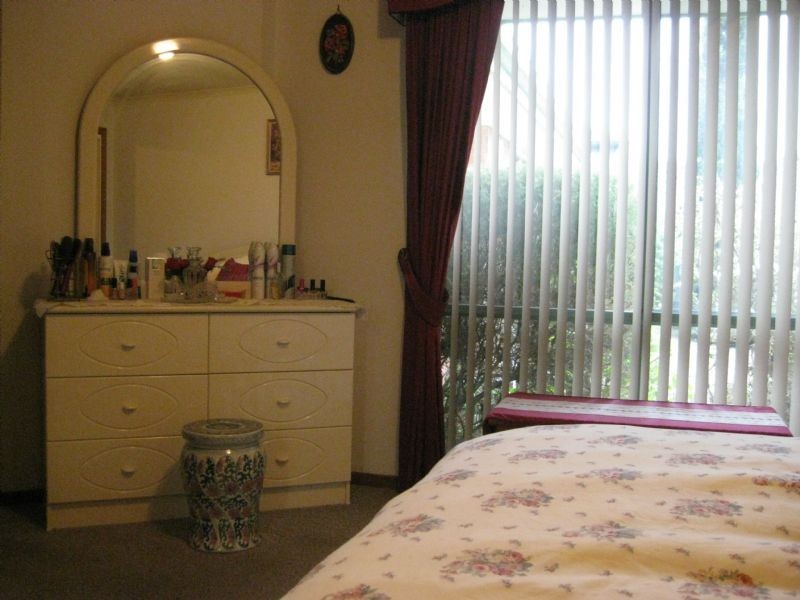 2/4 Johnston Avenue, Eumemmerring VIC 3177