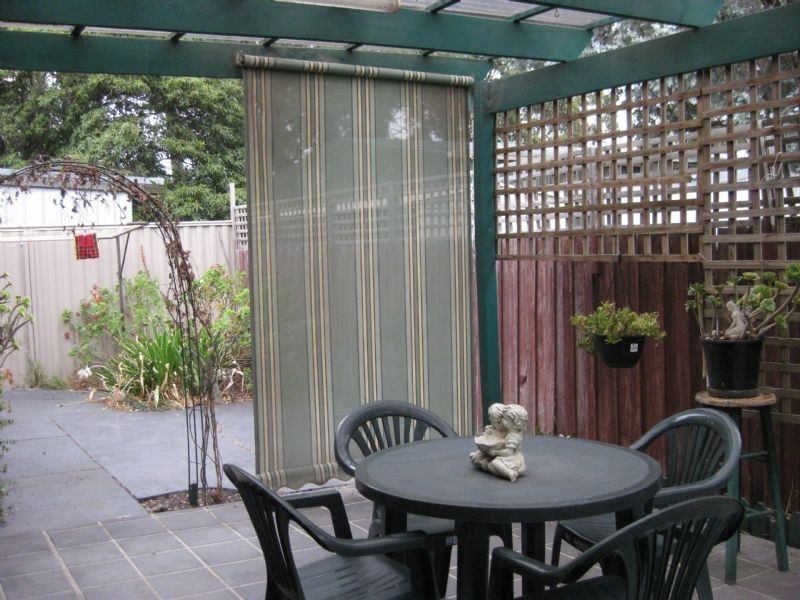 2/4 Johnston Avenue, Eumemmerring VIC 3177