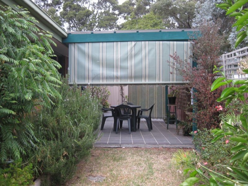 2/4 Johnston Avenue, Eumemmerring VIC 3177