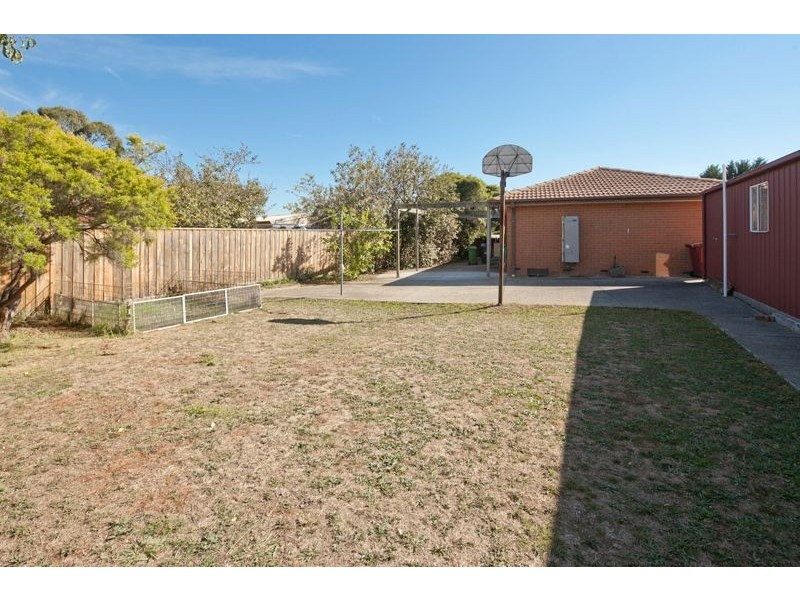 48 Gleneagles Drive, Endeavour Hills VIC 3802