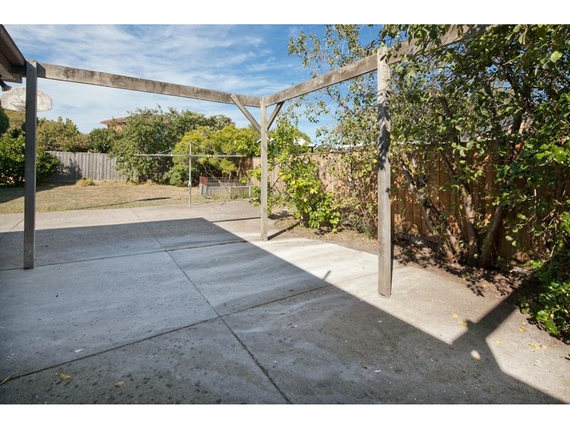 48 Gleneagles Drive, Endeavour Hills VIC 3802