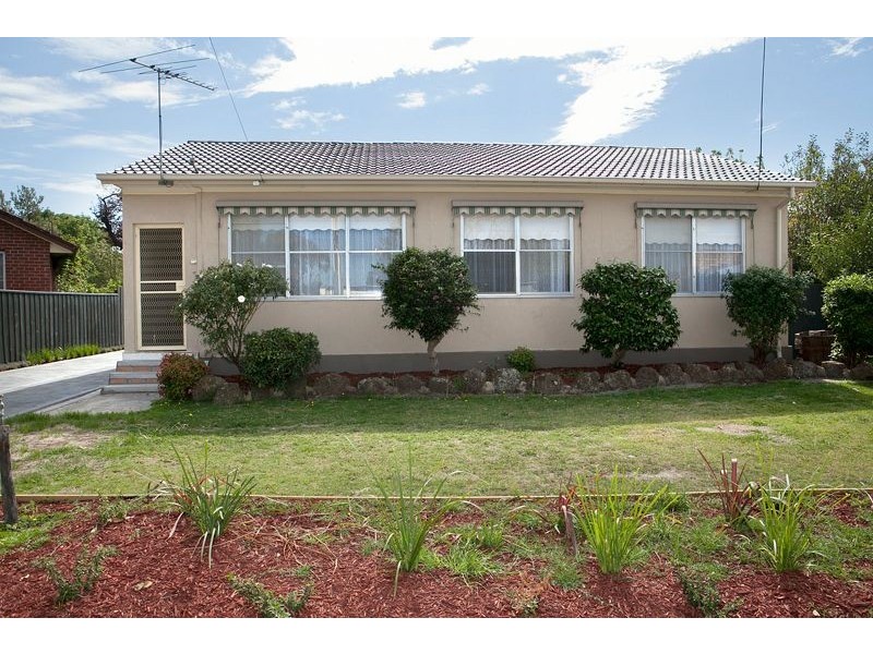 1/3 Privet Court, Doveton VIC 3177