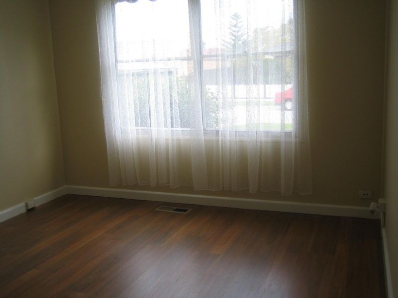 1/3 Privet Court, Doveton VIC 3177