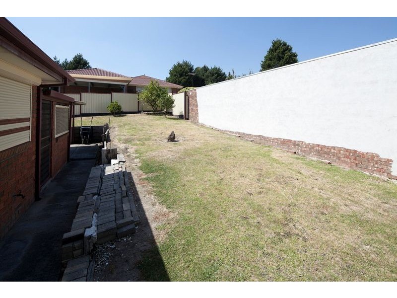 14 Peebles Street, Endeavour Hills VIC 3802