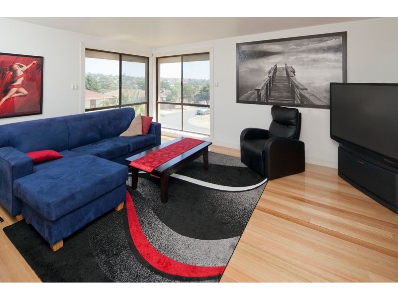 14 Peebles Street, Endeavour Hills VIC 3802