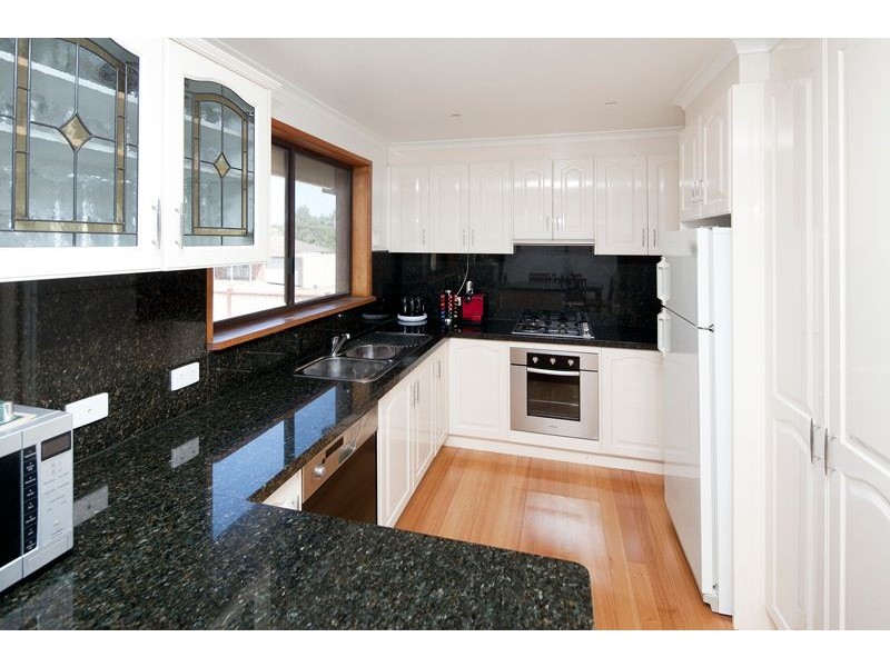 14 Peebles Street, Endeavour Hills VIC 3802