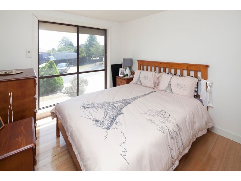 14 Peebles Street, Endeavour Hills VIC 3802