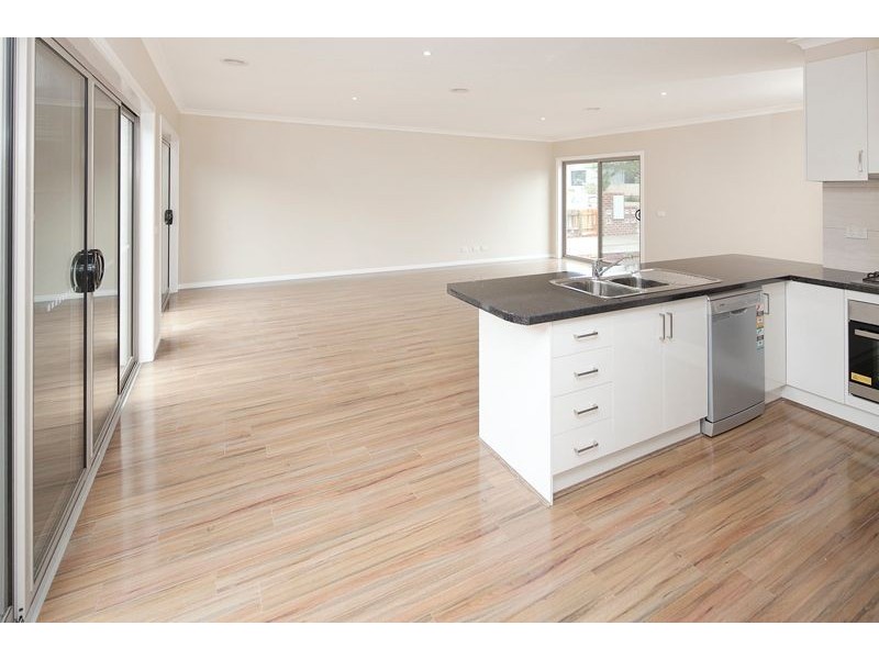 1 & 2/16 Butler Street, Eumemmerring VIC 3177