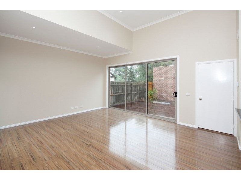 2/16 Butler Street, Eumemmerring VIC 3177