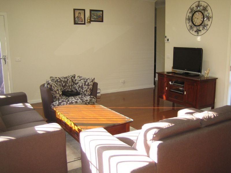 2/3 Privet Court, Doveton VIC 3177