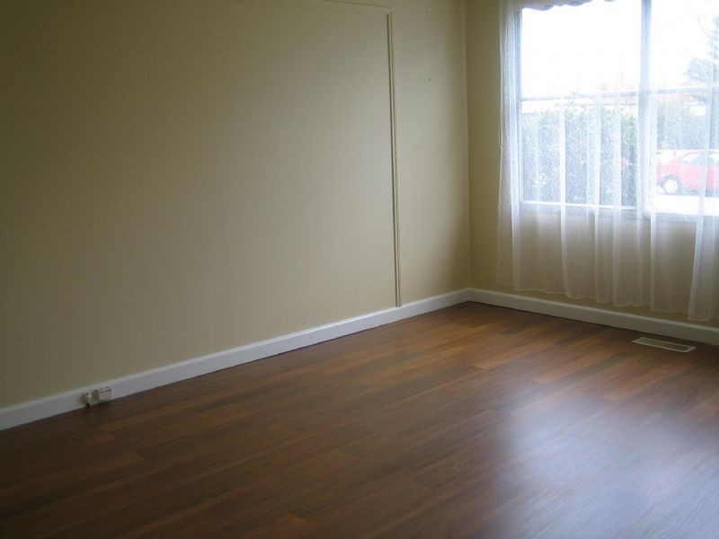 1/3 Privet Court, Doveton VIC 3177