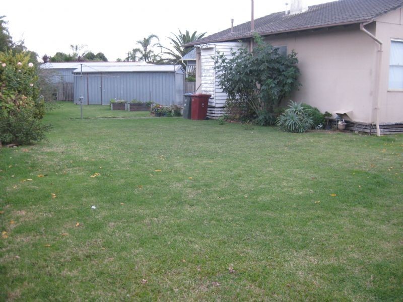 12 Peach Court, Doveton VIC 3177