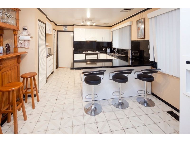 9 Woodview Court, Dandenong North VIC 3175