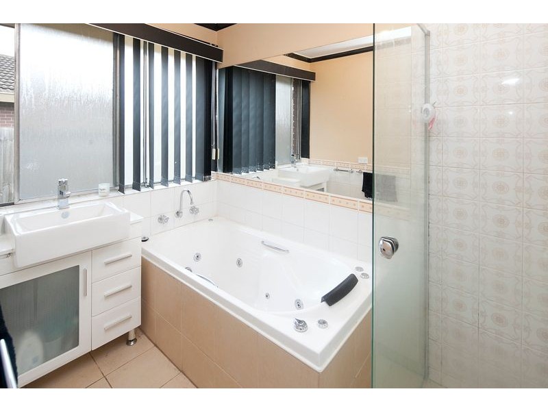 9 Woodview Court, Dandenong North VIC 3175