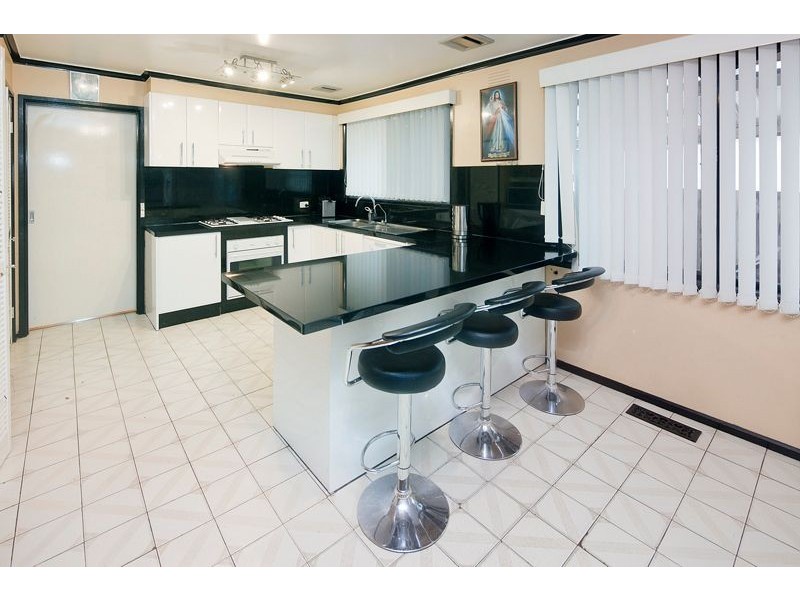 9 Woodview Court, Dandenong North VIC 3175