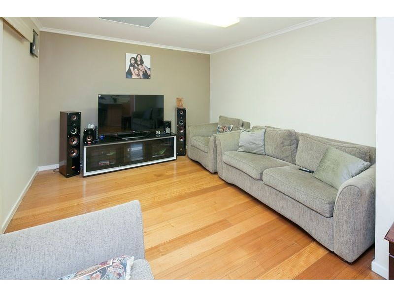 2 Regnans Avenue, Endeavour Hills VIC 3802