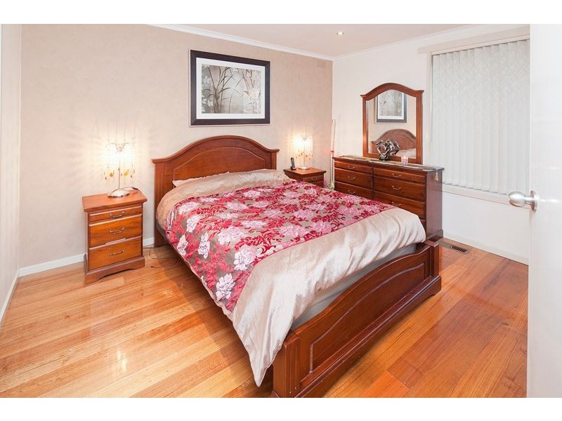 2 Regnans Avenue, Endeavour Hills VIC 3802