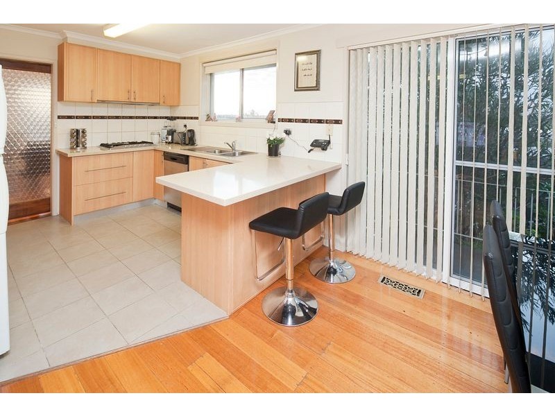 2 Regnans Avenue, Endeavour Hills VIC 3802