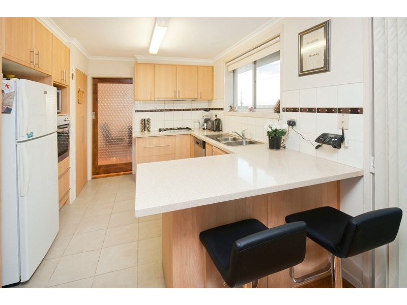 2 Regnans Avenue, Endeavour Hills VIC 3802