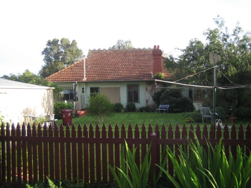 7 The Glade, Dandenong VIC 3175