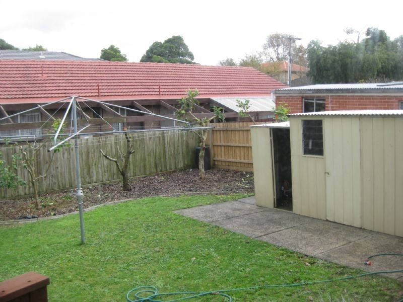 44 Robinlee Avenue, Burwood East VIC 3151