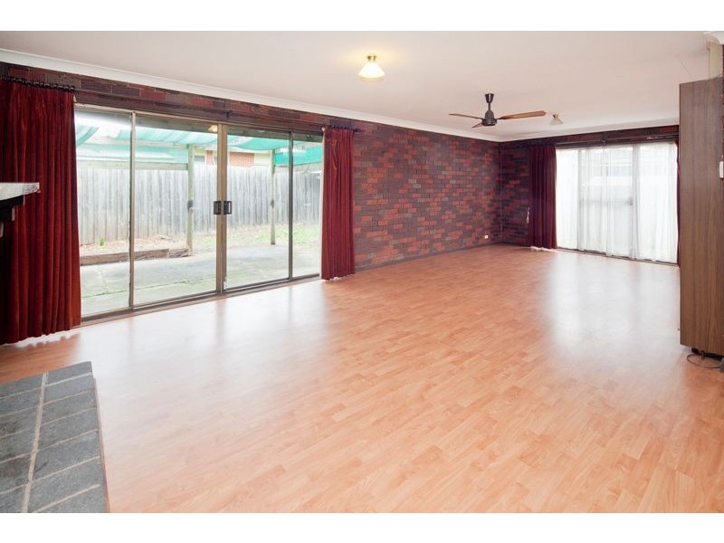 2/7 Jenner Court, Hampton Park VIC 3976