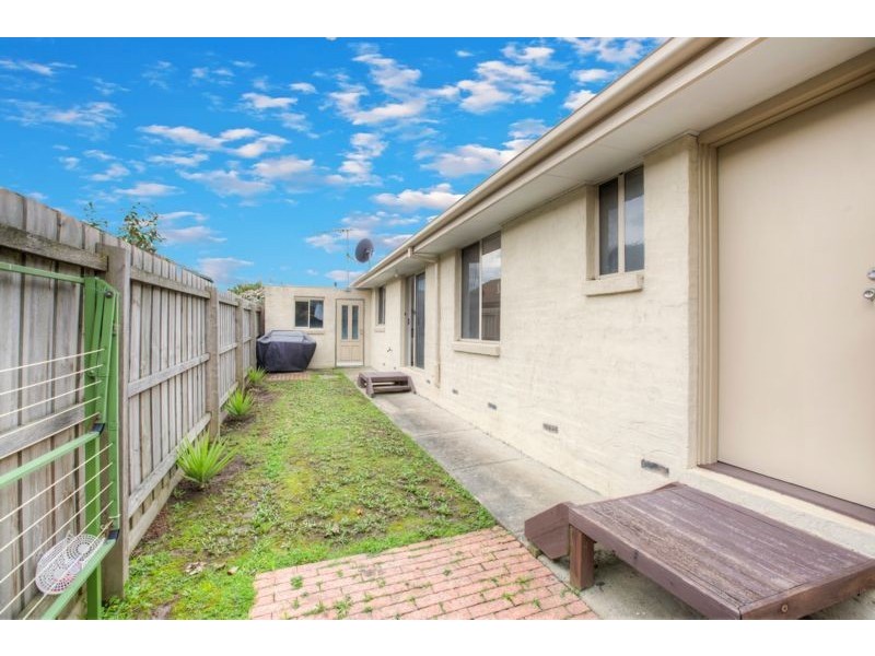 2/12 Tamarisk Road, Narre Warren VIC 3805