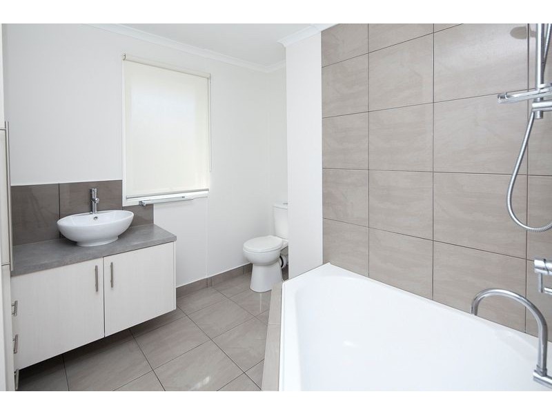 1/22 Rossiter Avenue, Endeavour Hills VIC 3802