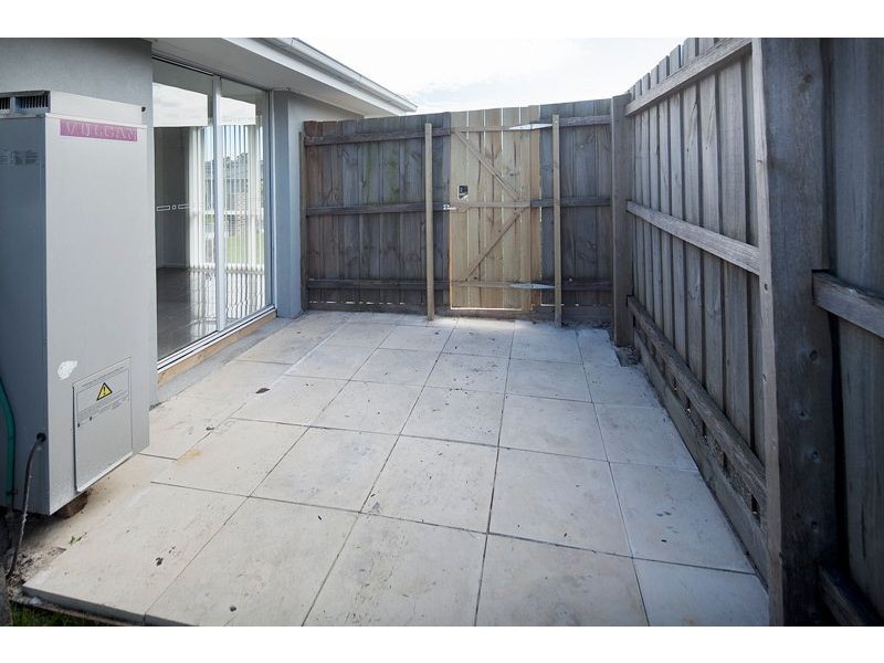 1/22 Rossiter Avenue, Endeavour Hills VIC 3802