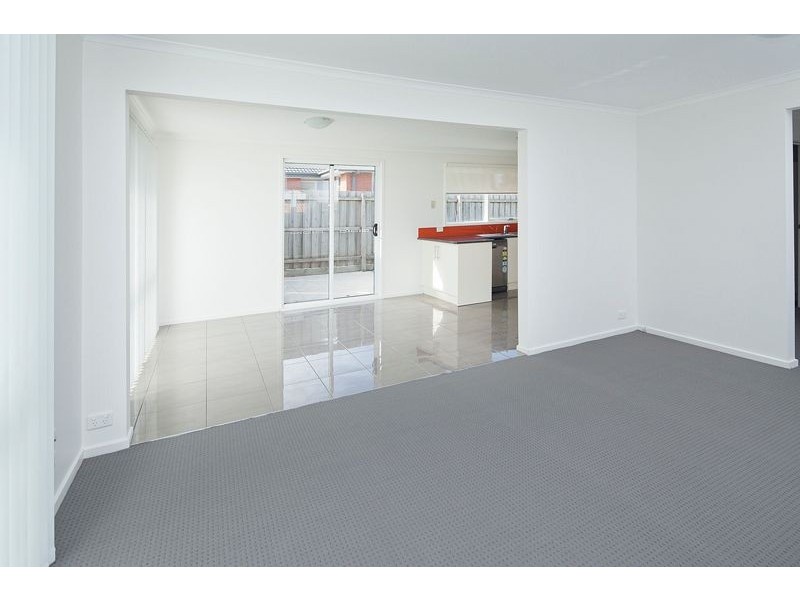 1/22 Rossiter Avenue, Endeavour Hills VIC 3802