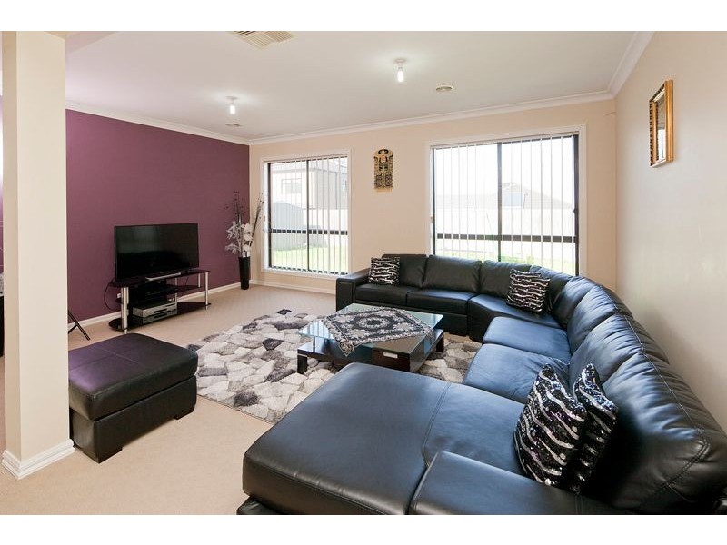 5 Lockwood Rise, Lynbrook VIC 3975