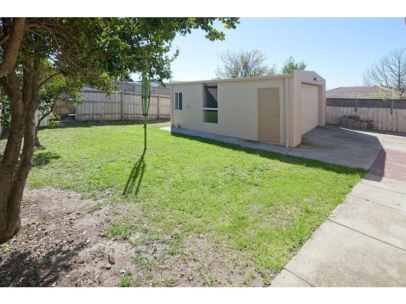 7 Teal Court, Dandenong North VIC 3175